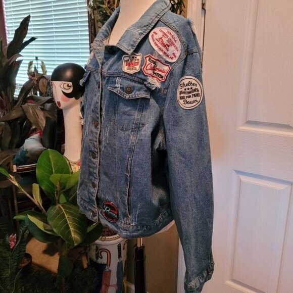 Women's denim blue jacket rocker destroyed hole patches rocker plus size 3X - Picture 2 of 8